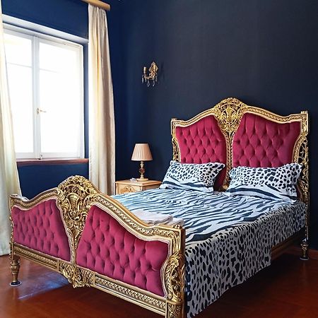 Iris Baroque Apartment Elefsína Exteriör bild