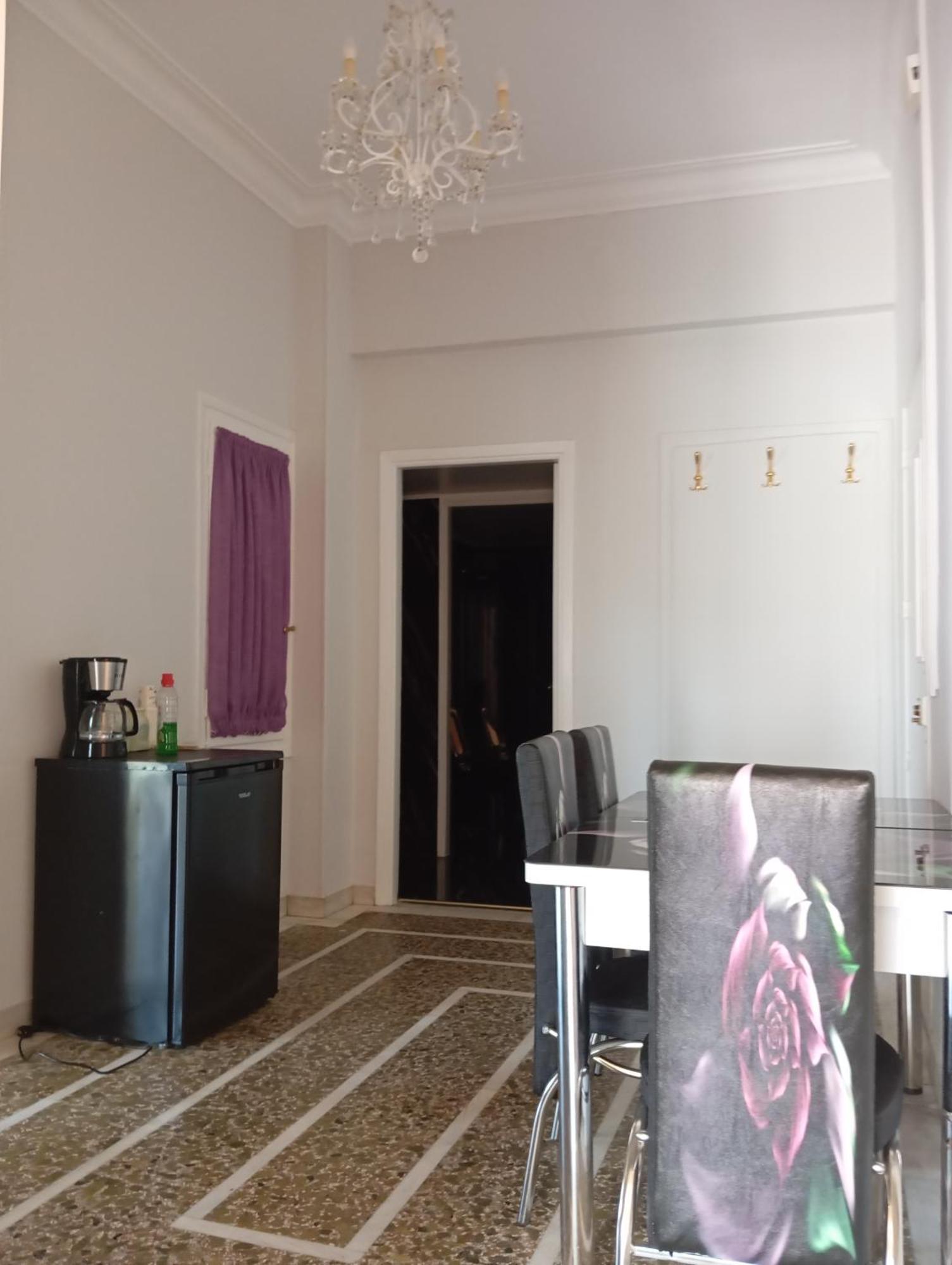Iris Baroque Apartment Elefsína Exteriör bild
