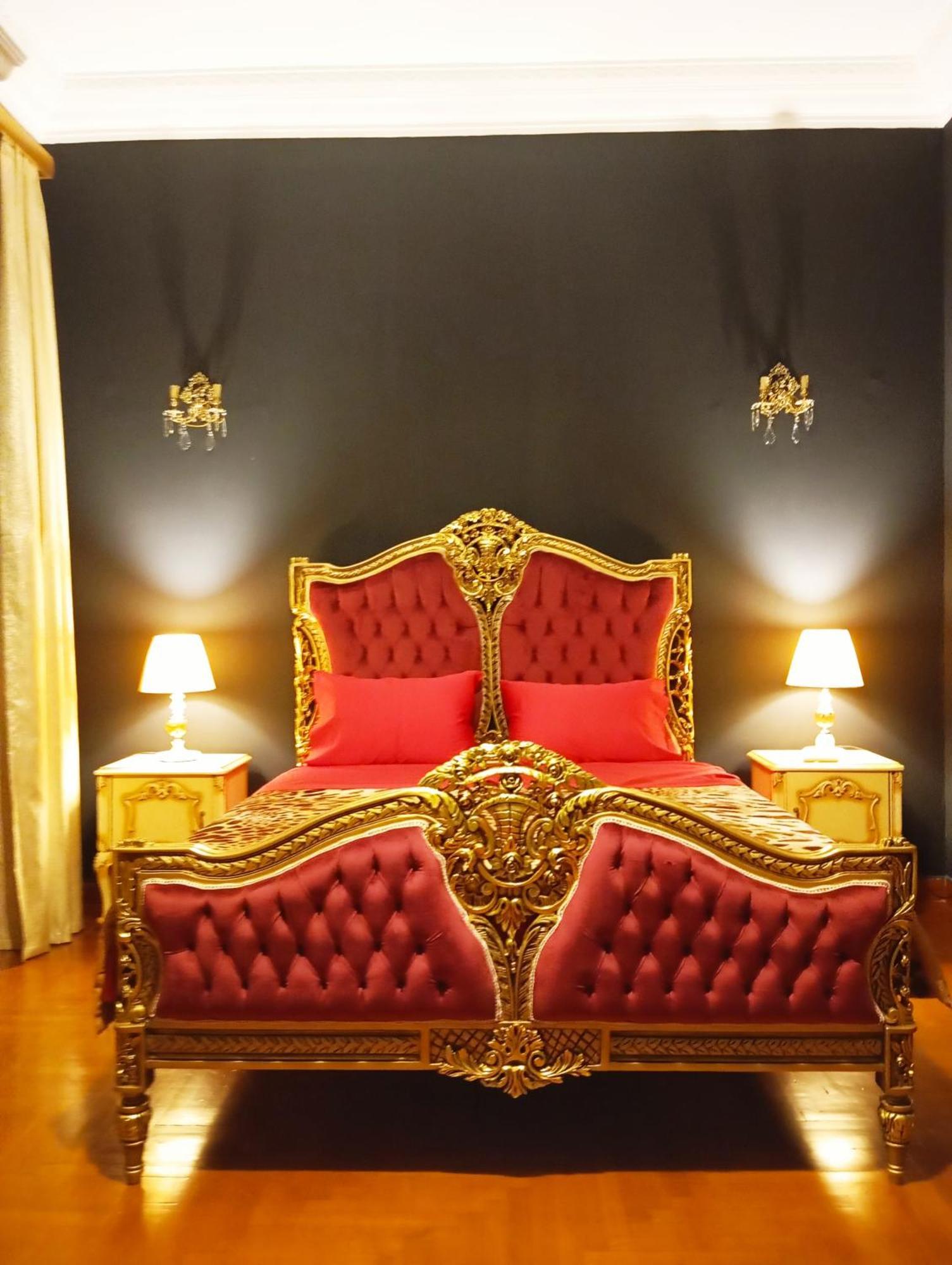 Iris Baroque Apartment Elefsína Exteriör bild