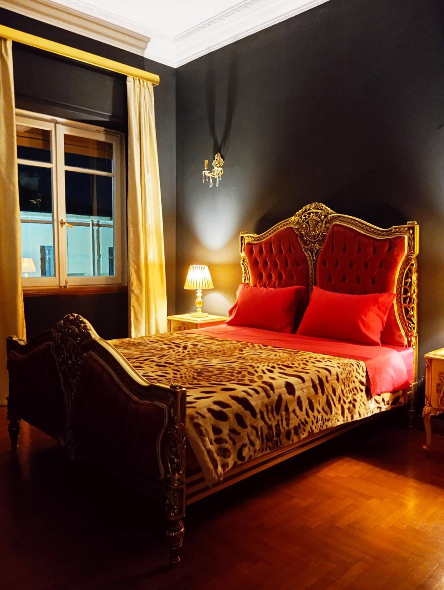 Iris Baroque Apartment Elefsína Exteriör bild