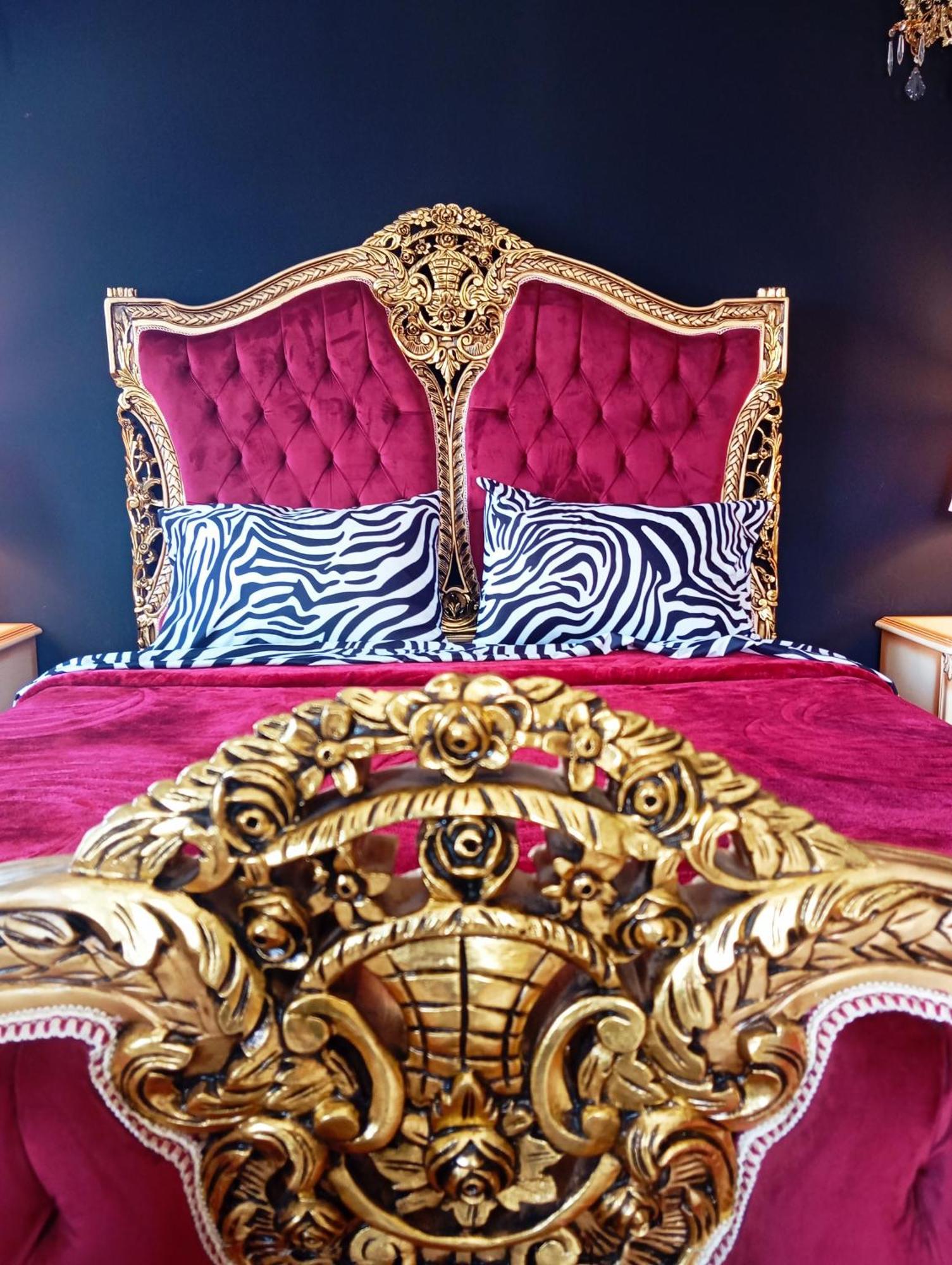 Iris Baroque Apartment Elefsína Exteriör bild